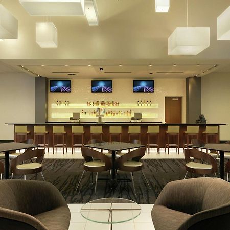 Doubletree By Hilton Hotel Cedar Rapids Convention Complex Екстериор снимка