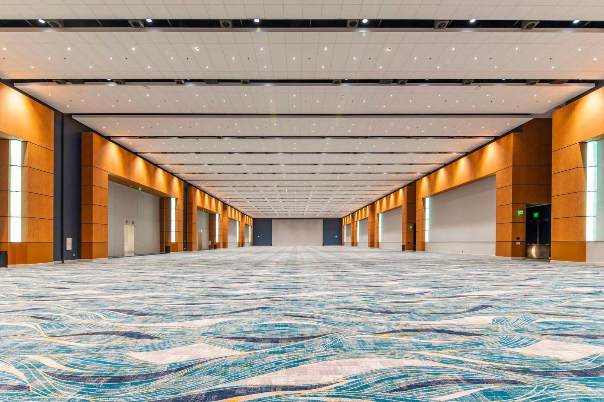 Doubletree By Hilton Hotel Cedar Rapids Convention Complex Екстериор снимка
