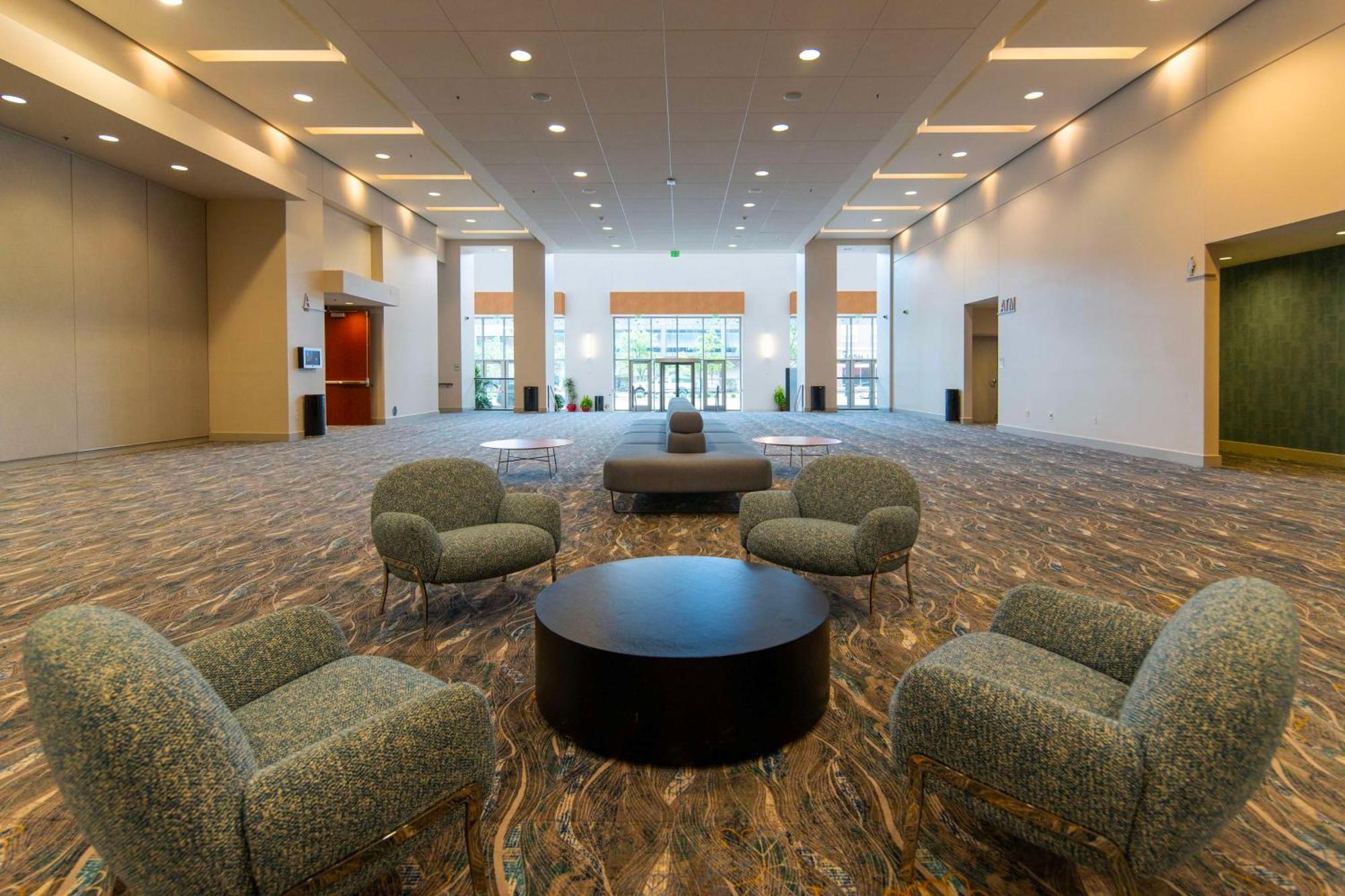 Doubletree By Hilton Hotel Cedar Rapids Convention Complex Екстериор снимка