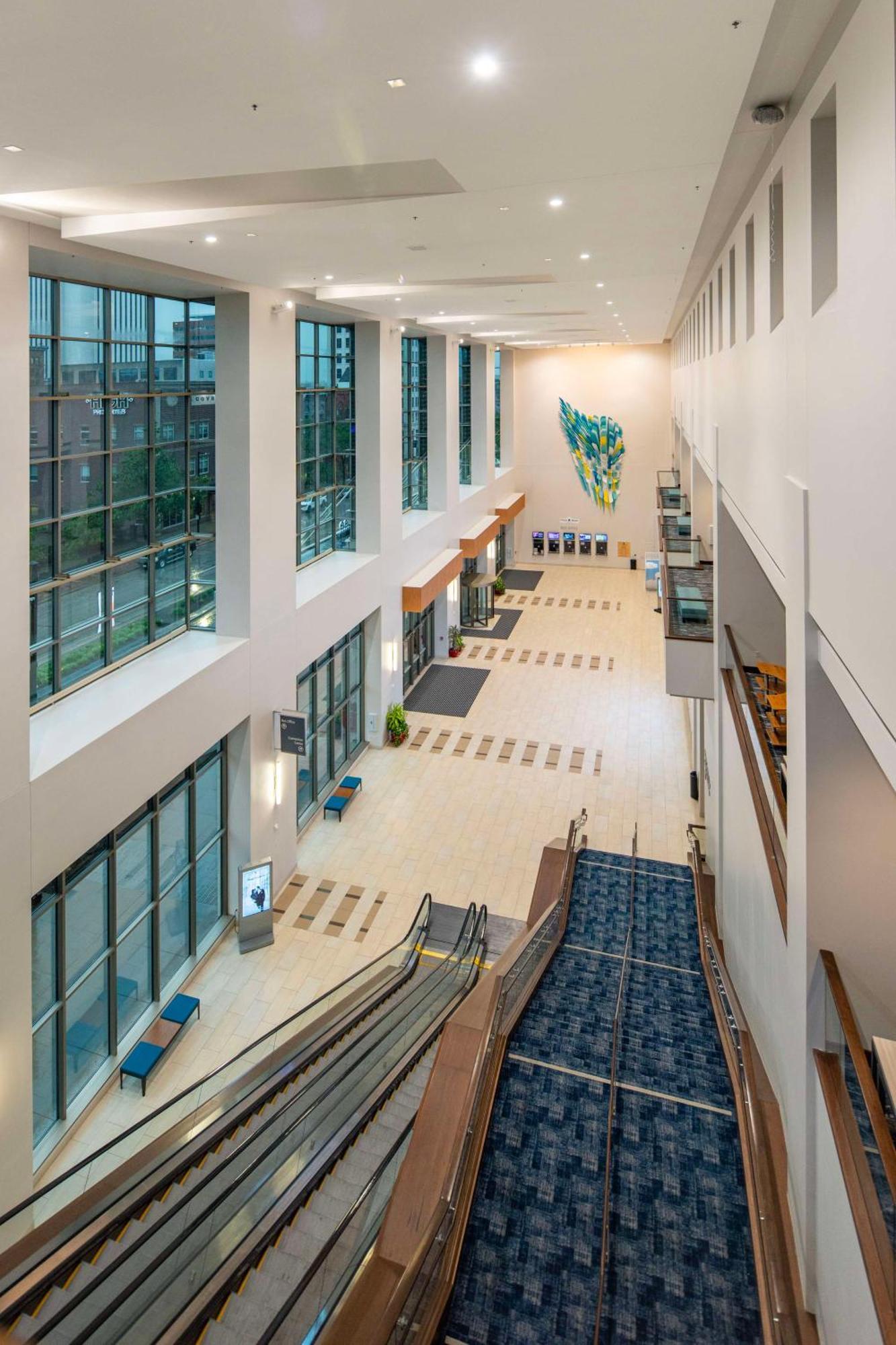 Doubletree By Hilton Hotel Cedar Rapids Convention Complex Екстериор снимка