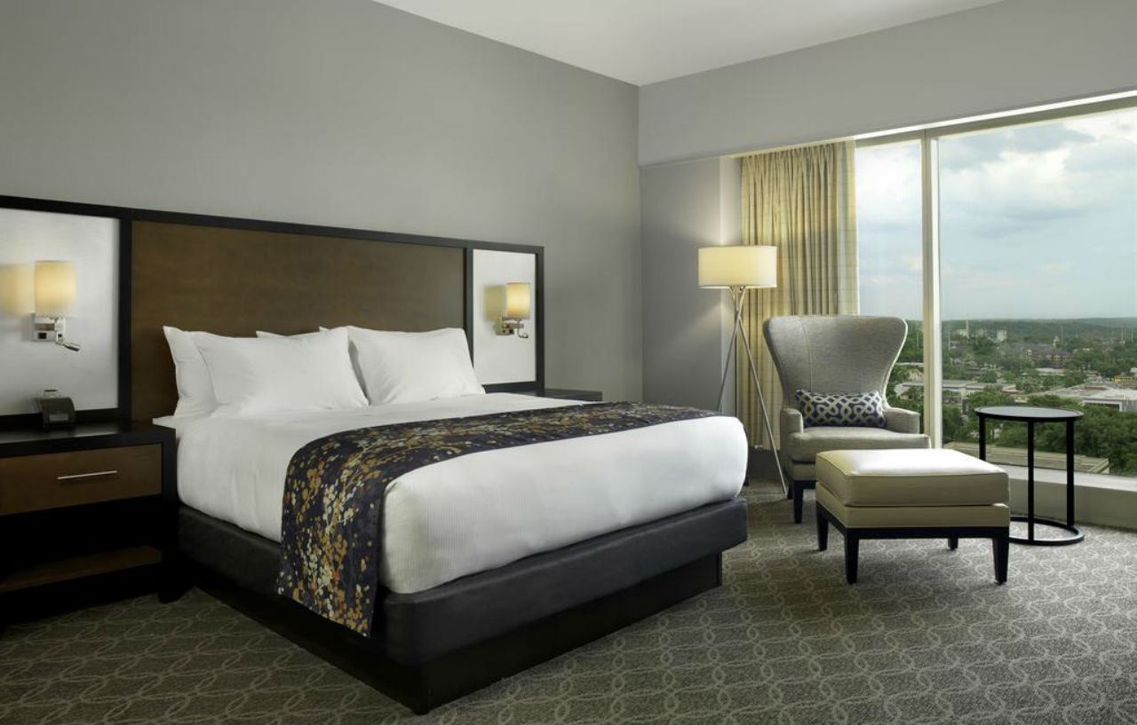 Doubletree By Hilton Hotel Cedar Rapids Convention Complex Екстериор снимка