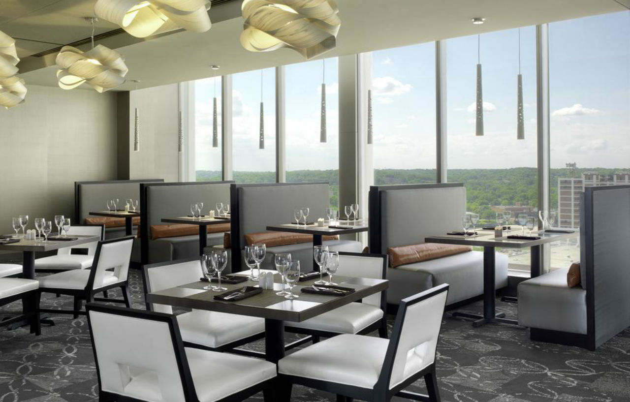 Doubletree By Hilton Hotel Cedar Rapids Convention Complex Екстериор снимка