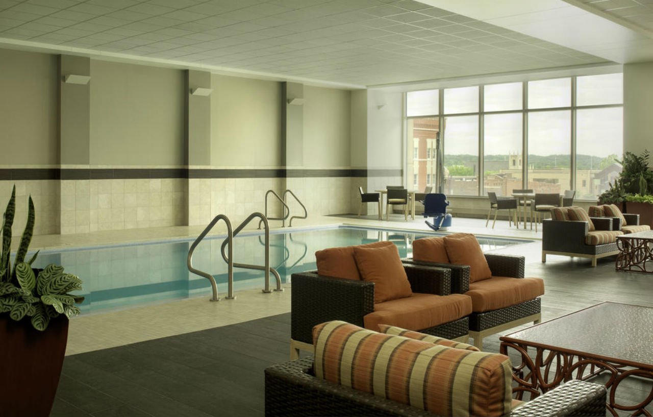 Doubletree By Hilton Hotel Cedar Rapids Convention Complex Екстериор снимка
